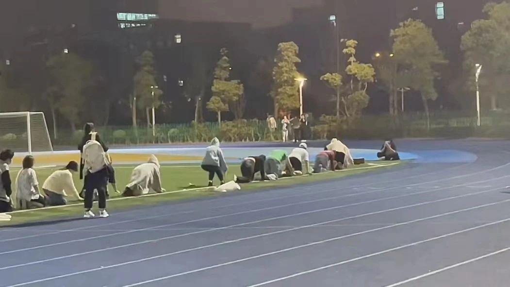 做人哪有不疯的？聊聊当代人的&ldquo;发疯文学&rdquo;